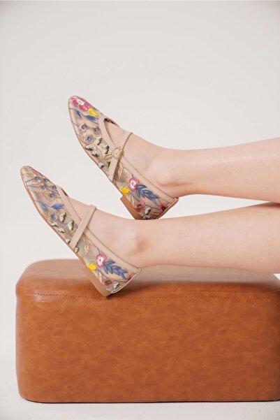 CAMOLLA Ten Kadın Çiçek Nakışlı Fileli Babet