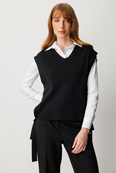 ON Yanları İpli V Yaka Süveter