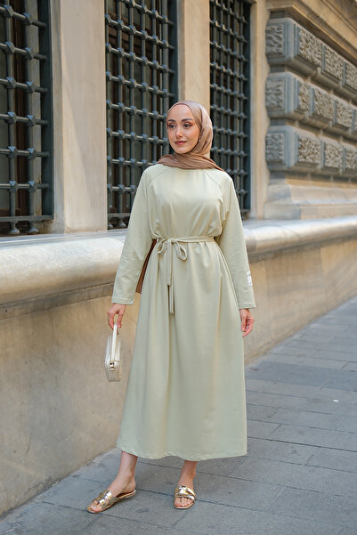 LOCCO Rochie de damă cu mâneci cu detalii Arma, cu decolteu crew, verde deschis