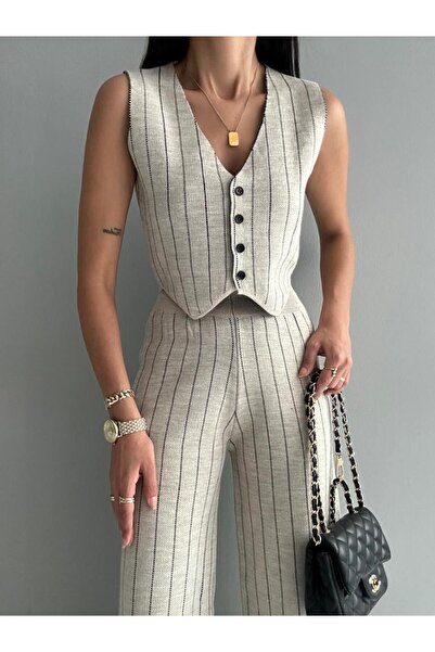 Lovely butik Дамски комплект от две части: раирана жилетка с четири копчета и панталони от трико