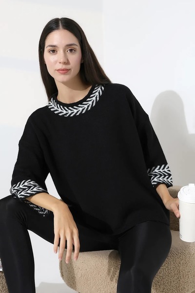 Madame Lestrange Crew Neck Half Sleeve Jacquard Panel Loose Comfortable Styli...