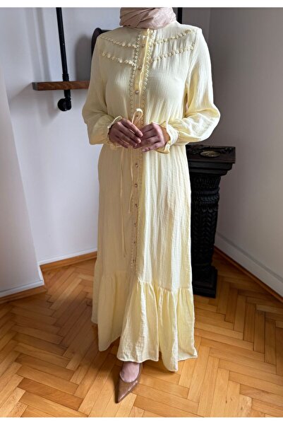 Navra Dantel ve İnci Detaylı Müslin Elbise 5101 sarı