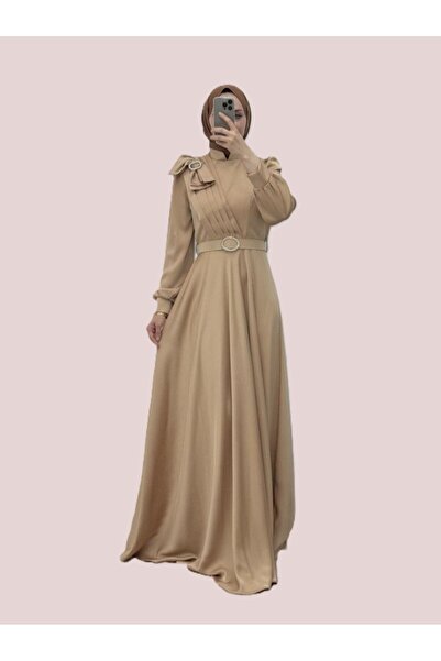 NAYBER FASHİON KADIN ŞIK TASARIM FİYONKLU TAŞLI KEMERLİ BROŞ DETAYLI SATEN ELBİSE