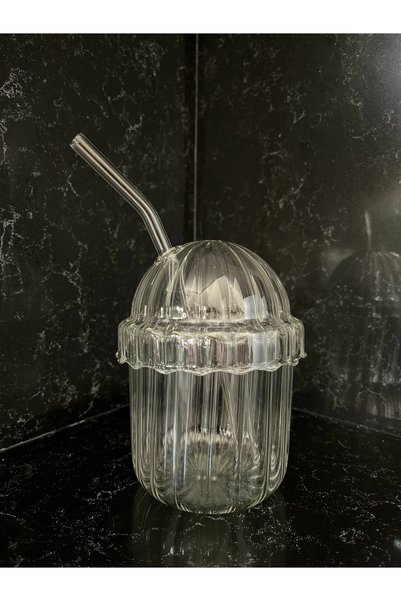 Me Gusta Glass Cup with Straw and Glass Lid