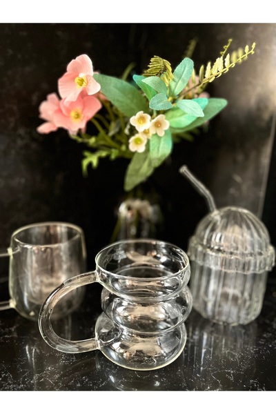 Me Gusta Glass Cup with Straw and Glass Lid