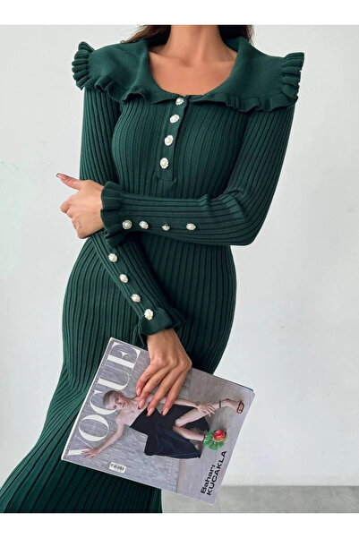 Lusin Κομψό μακρύ πλεκτό γυναικείο φόρεμα με πράσινη λεπτομέρεια βολάν και μανικετόκουμπα