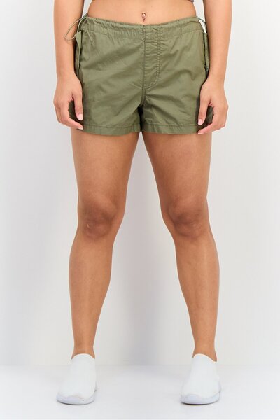 Don't Call Me Jennyfer شورت نسائي أساسي سادة، زيتوني