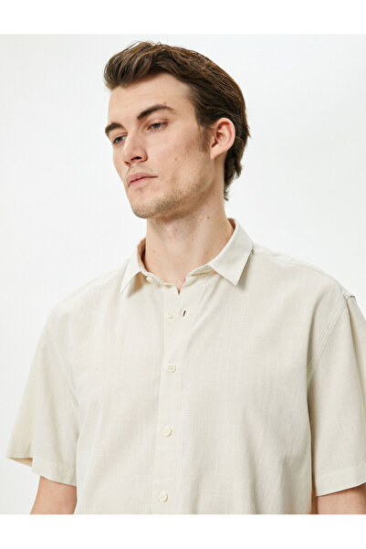 Koton Sommerhemd mit kurzen Ärmeln, klassischem Kragen und Knopfleiste, regul...