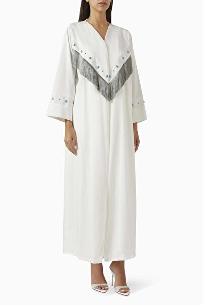 Beige Collection مجموعة عباية وشيلا مزينة بشراشيب تعكس الأناقة