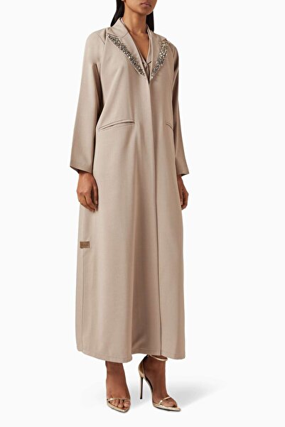 Rauaa Official Capture a Stylish and Comfortable Casual Look with This Three-...
