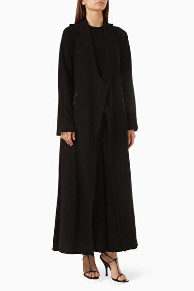Amber Feroz Stylish Embroidered Abaya Offers Comfortable and Convenient Desig...