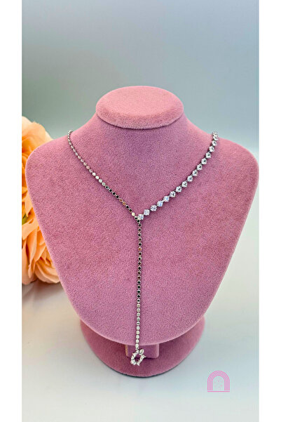 Moond Accessories قلادة فضية على شكل حرف Y مع حجر فولاذي