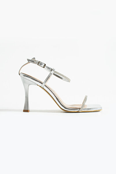 Siena Shoes Liora Women's Stone Heeled Shoes Silver