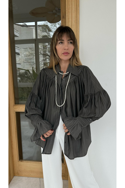 FEMMESTUDIO Dámská antracitová košile s detaily na zavazování a rukávy