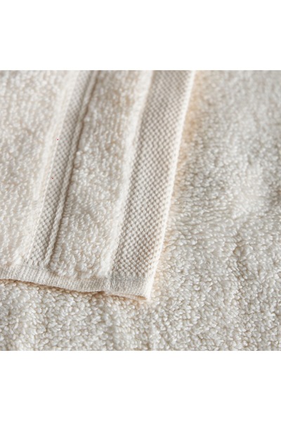 Home Centre Expressence 4-Piece 560 GSM Cotton Fingertip Towel Set - 33x33 cm