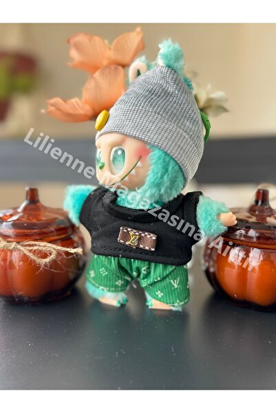 LİLİ ENNEE Lilienne Elbiseli Labubu Anahtarlık ( Görselin aynısı gönderilecektir. )