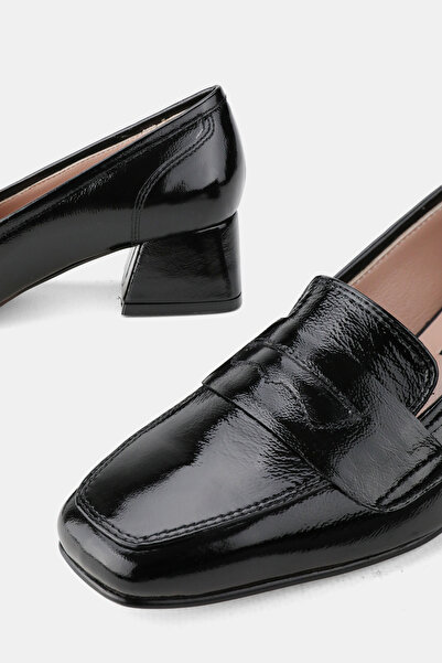 TUNAELLİ KADIN SİYAH RUGAN DERİ 33-34-35-41-42-43 NUMARA ORTA TOPUKLU LOAFER AYAKKABI