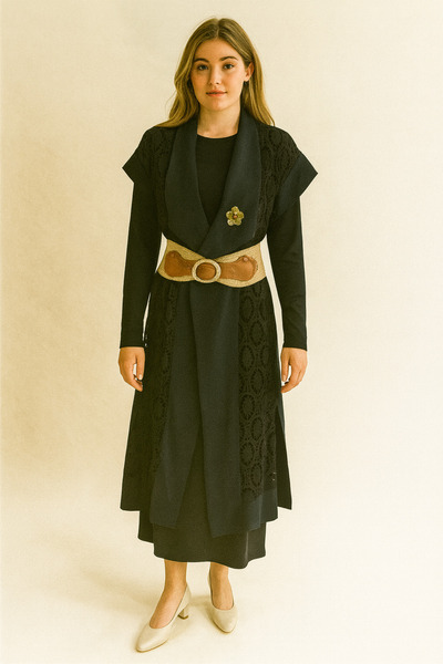 Gazella 44401 YAKASI MENDİL DETAYLI ÖNÜ ÖRGÜ İŞLEMELİ YELEK #03-25#