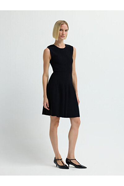 adL Kolsuz Triko Elbise