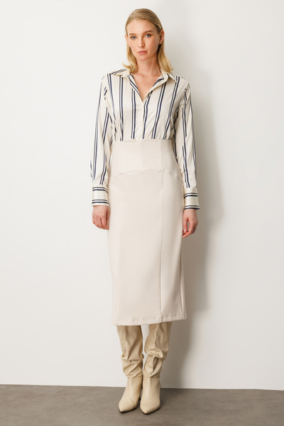 Ekol Yırtmaçlı Parçalı Etek