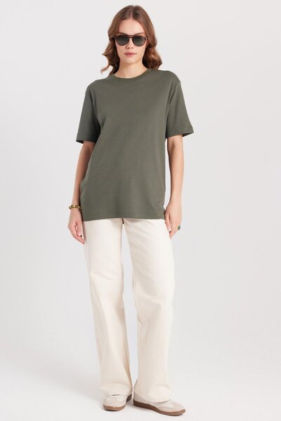 Tudors Γυναικείο μπλουζάκι Relax Fit Άνετο κομμένο από 100% βαμβάκι με απαλή υφή, ελαφρώς χοντρό, βασικό μπλουζάκι με λαιμόκοψη χακί