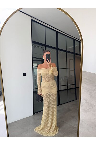 BB Bensu Buyruk MADONNA YAKA DRAPELİ SARI DANTEL ELBİSE