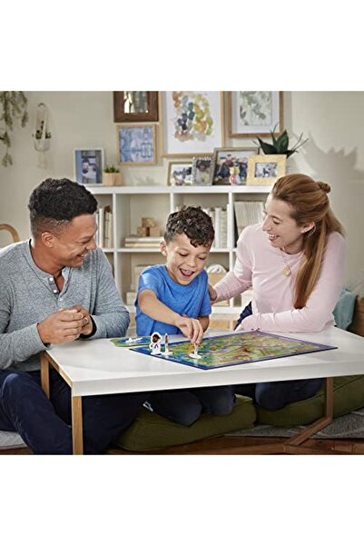 Hasbro لعبة السلالم والزلاقات اللوحية للأطفال - لعبة كلاسيكية لمرحلة ما قبل المدرسة من هاسبرو، مناسبة للأعمار من ٣ سنوات فما فوق، من ٢ إلى ٣ لاعبين