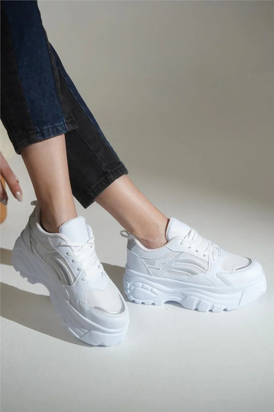 Hvz Streetwear Style Sneaker: Sports Shoes with Thick Sole and Comfortable (5cm)