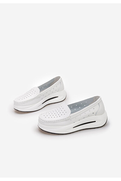 B T Shoes Bílé dámské kožené mokasíny Laurea