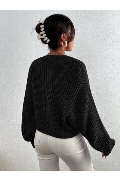 Essewear Women's Black Oversize Loose Knit Sweater