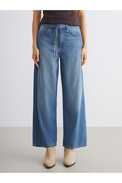 LC Waikiki Shining Store'dan Işıltılı Seçimler | Beli Kuşaklı Wideleg Kadın Jean Pantolon