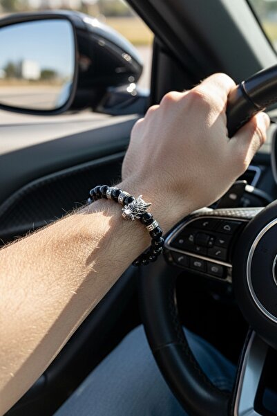 PRVT Kurt Figürlü Siyah Taşlı Erkek Bileklik – Gümüş Detaylı Esnek Misinalı Tasarım