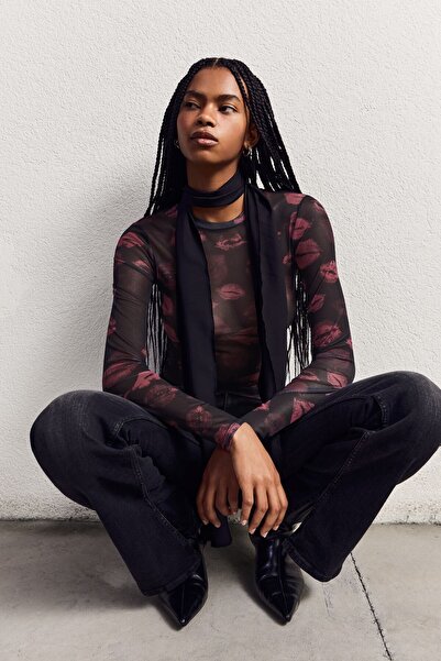 Bershka Tül baskılı uzun kollu tişört