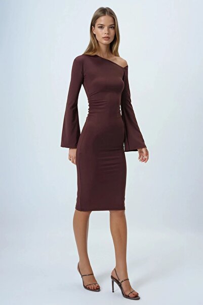 VAGGON Rochie simplă de damă maro cu guler asimetric, model nisipos, Vs00849