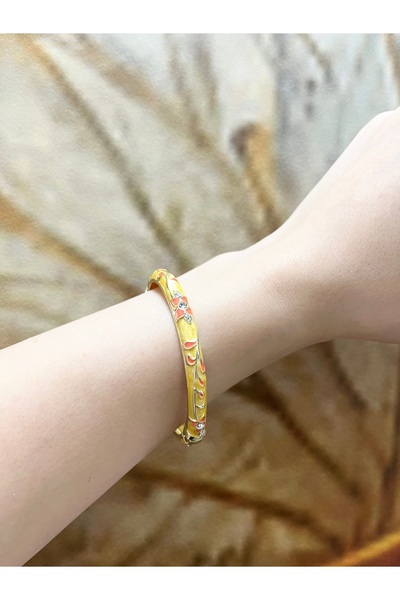 Vitastyle سوار معدني مزين بتفاصيل حجرية مطرزة من سانتسال