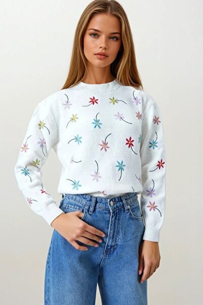 VAGGON Női ekrü színű, virágos hímzésű, álló galléros kötött pulóver Vs00858
