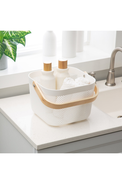 Living سلة بلاستيكية شبكية مربعة بمقبض خشبي أنيق