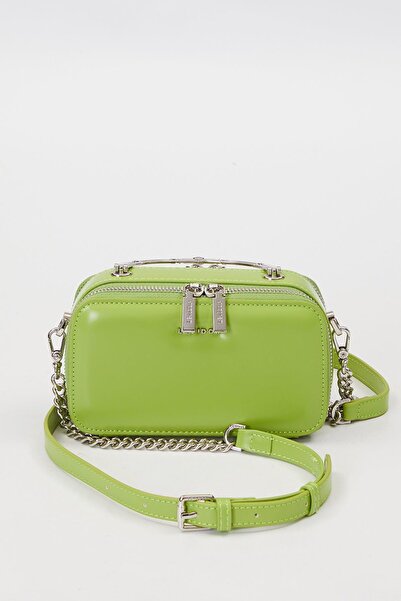 Levidor حقيبة كتف بتفاصيل حزام معدني أخضر