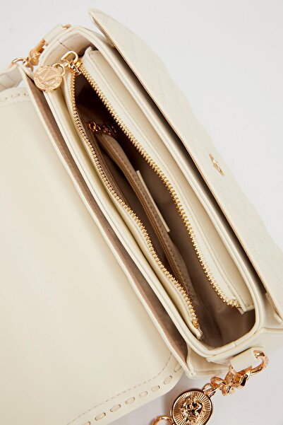 Levidor Τσάντα ώμου με λεπτομέρεια με κούμπωμα σε σχήμα καρδιάς