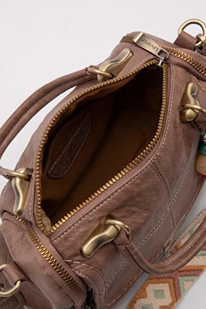 Levidor Camel Taş Aksesuar Detaylı Omuz Çantası