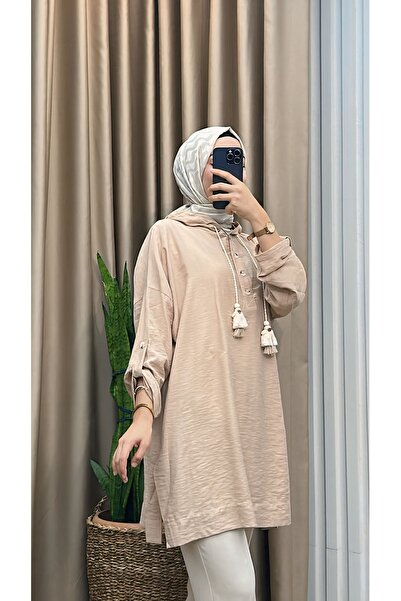 MERVE TESETTÜR Tunica supradimensionata cu gluga si nasturi frontali