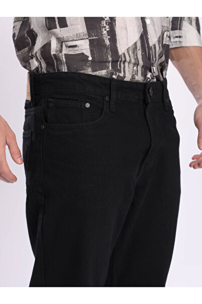 Bene Kleed By Styli Men Black Mid-Rise Bootcut Jeans