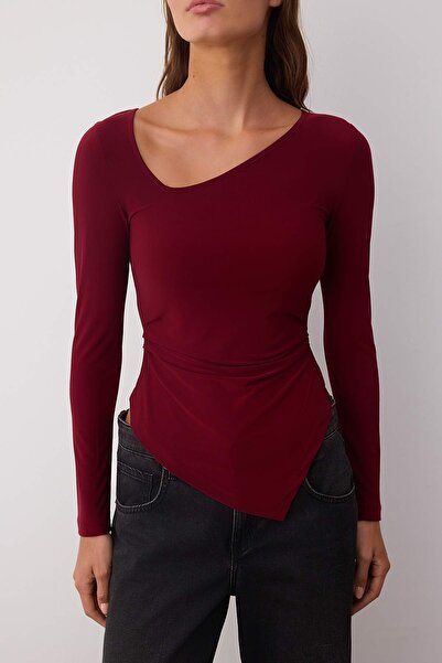 Trendyol Collection Burgundy Asymmetrical Collar Detail Body Fitting Stretch Knitted Blouse Twoaw26Bz00117