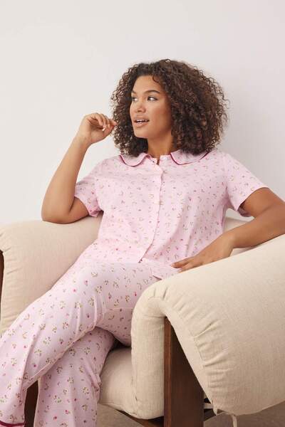 Trendyol Curve Pink Floral Patterned Baby Collar Knitted Pajamas Set Tbbaw26Ai00002