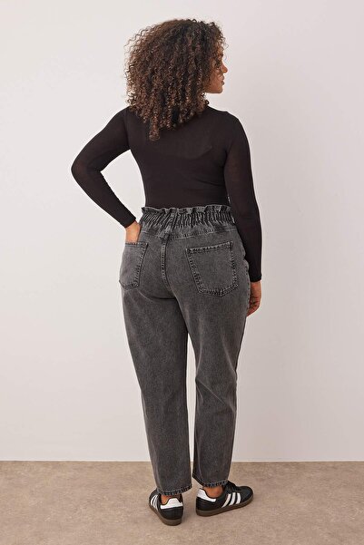 Trendyol Curve Szürke, magas derekú, rugalmas derekú, nagy méretű Mom Jeans TBBAW23JE00002