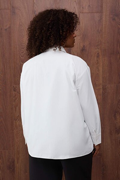 Trendyol Curve Special Collection Ecru Oversized Shirt with Bird Eye Detail Tbbaw26Ax00001