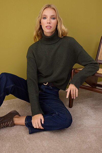 Trendyol Collection Khaki Wool Basic Soft Textured Wide Fit Knitwear Sweater Twoaw26Kz00211