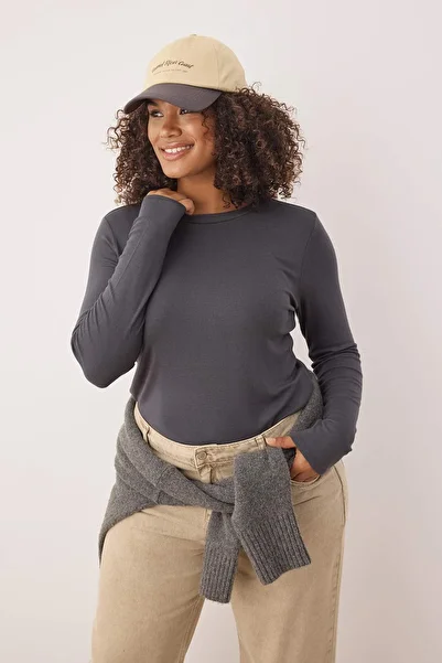 Trendyol Curve Anthracite Premium Viscose Crew Neck Crop Stretchy Knitted Basic Plus Size Blouse Tbbaw25Af00027