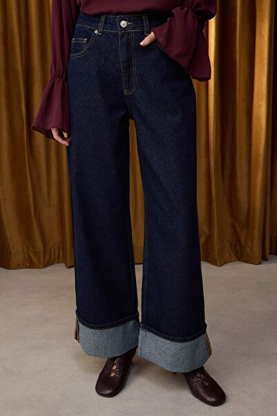 Trendyol Collection Speciální kolekce tmavě modré džíny se skládaným okrajem, normální pas, široké nohavice TWOAW26JE00011