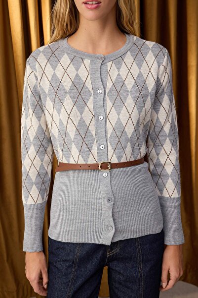 Trendyol Collection Speciální kolekce šedého úpletu s kosočtvercovým vzorem a obloukovým vzorem TWOAW26HI00150